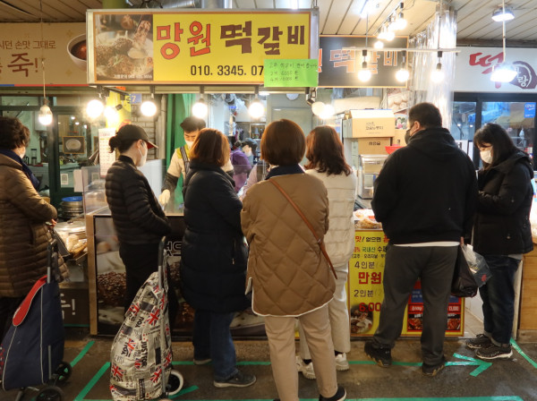 望遠年糕排骨（圖片來源︰망원시장）