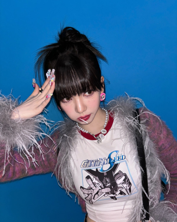 Y3K時代正式來臨!aespa、Lisa親身示範!認識Y3K風格3大穿搭元素