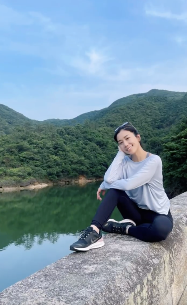 黃智雯素顏與好姊妹趙希洛行山/圖片來源： 小紅書@黃智雯