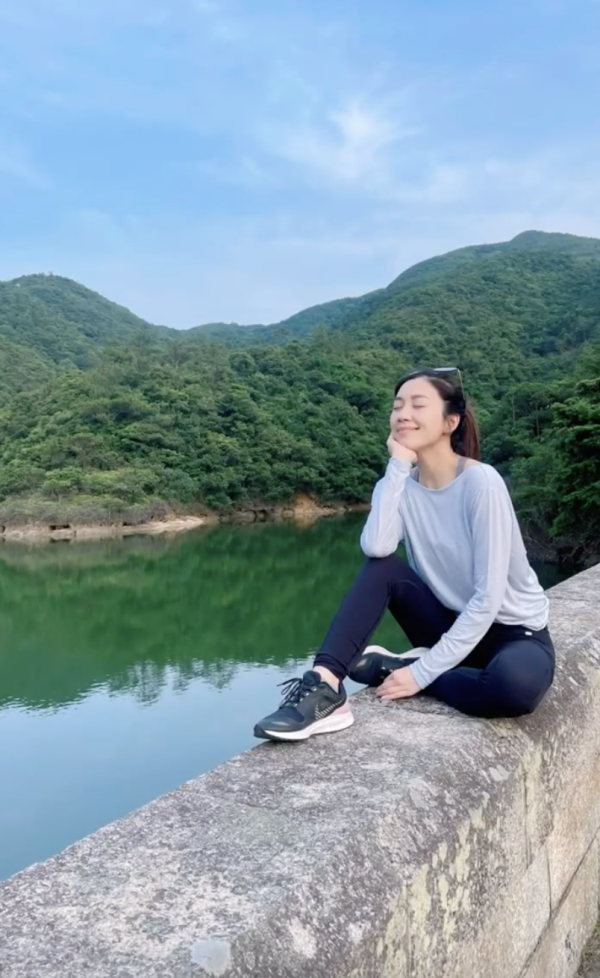 黃智雯素顏與好姊妹趙希洛行山/圖片來源： 小紅書@黃智雯