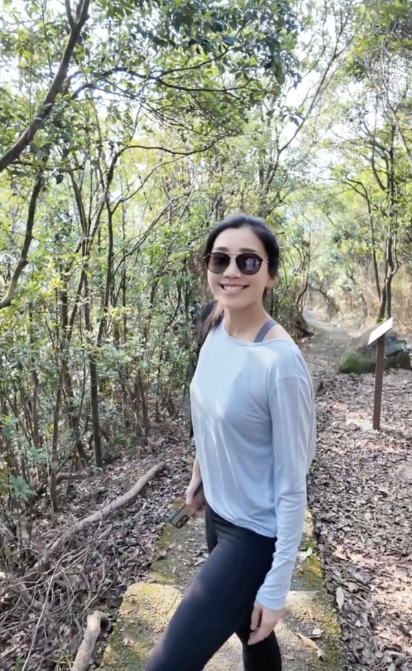 黃智雯素顏與好姊妹趙希洛行山/圖片來源： 小紅書@黃智雯