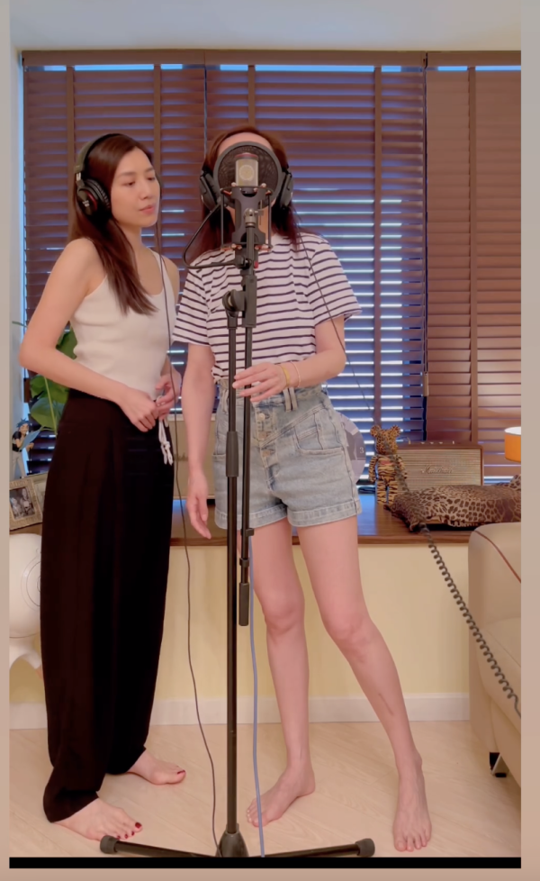 黃智雯與李施嬅(Selena)、胡蓓蔚(豹嫂)、胡定欣、胡杏兒及姚子羚組成的「胡說八道會」閨蜜團一向都十分好感情／圖片來源：IG@wong_manman