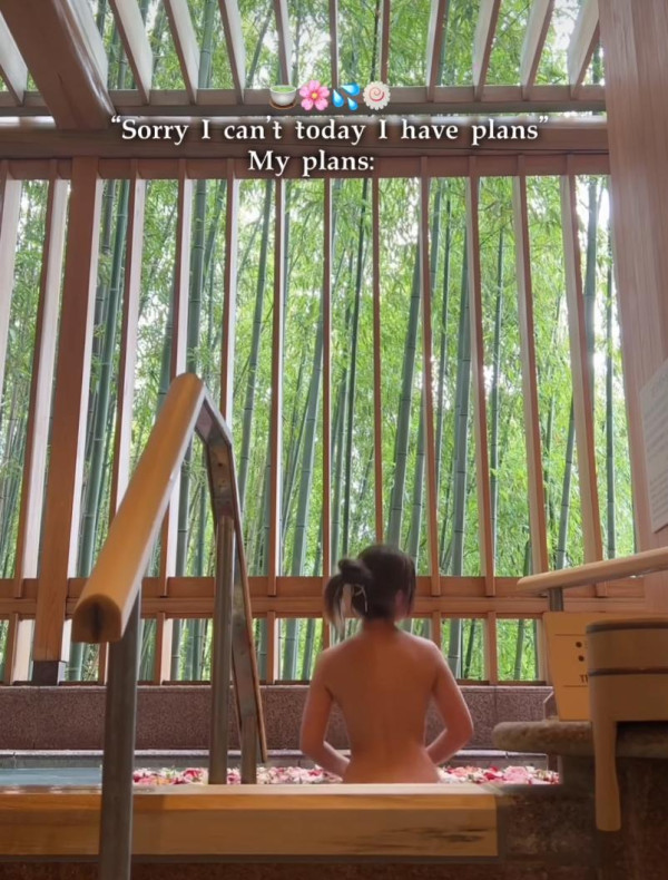 前J2咪神大曬噴血出浴照惹人遐想！邪惡角度浴缸自拍力谷新旅遊節目 