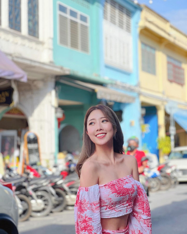 前J2咪神大曬噴血出浴照惹人遐想！邪惡角度浴缸自拍力谷新旅遊節目 