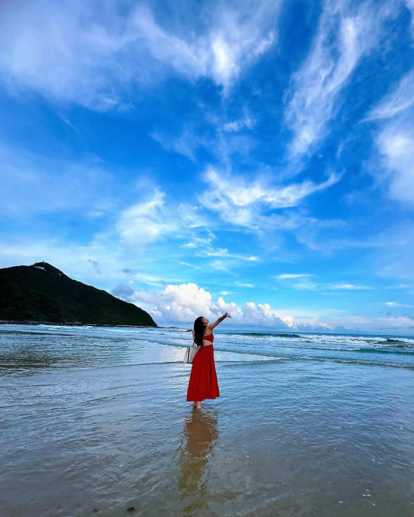 Shiga晒性感大肚三點式泳衣照/圖片來源:IG@shi_ga