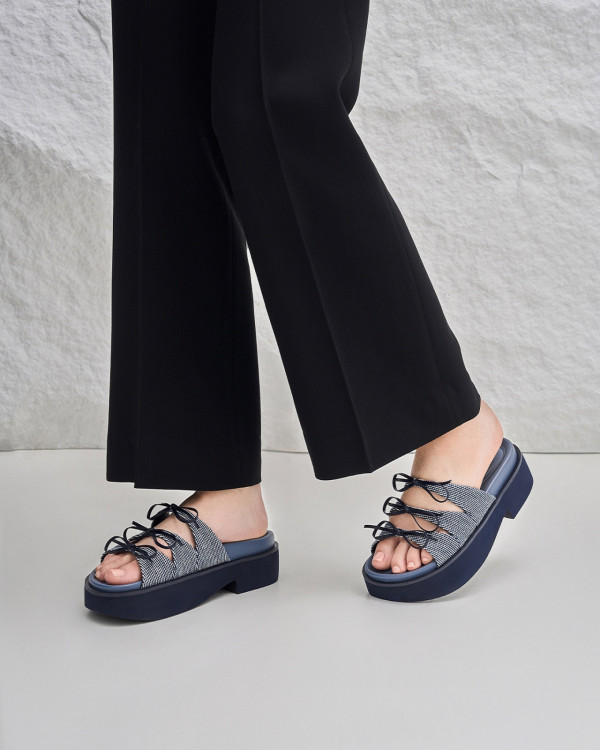 2024流行涼鞋推薦2：運動風鞋底