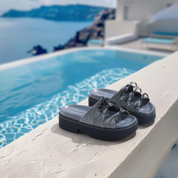 2024流行涼鞋推薦4：運動風格混搭