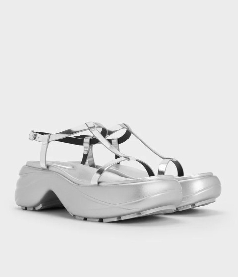 2024涼鞋推薦1：CHARLES & KEITH T字繞踝厚底涼鞋(HK$509)