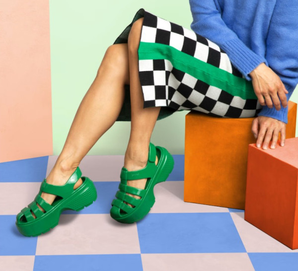 2024涼鞋推薦2：CROCS Stomp Fisherman Sandal 羅馬涼鞋(HK$698起)