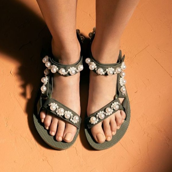 2024涼鞋推薦3：Arizona Love TREKKY 法式珍珠涼鞋(HK$1499起)