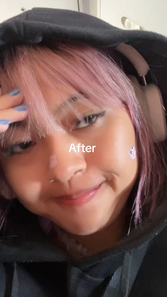 網民分享坐飛機驚遇大叔光明正大睇AV 橫躺仲唔戴耳機!?