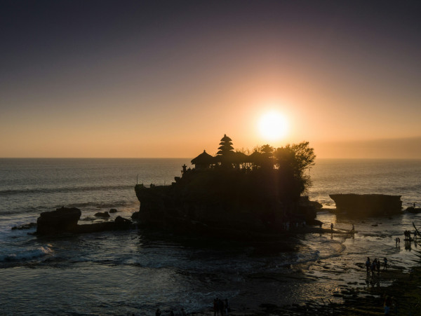 峇里島自由行景點｜海神廟Pura Luhur Tanah Lot（圖片來源：Unsplash）