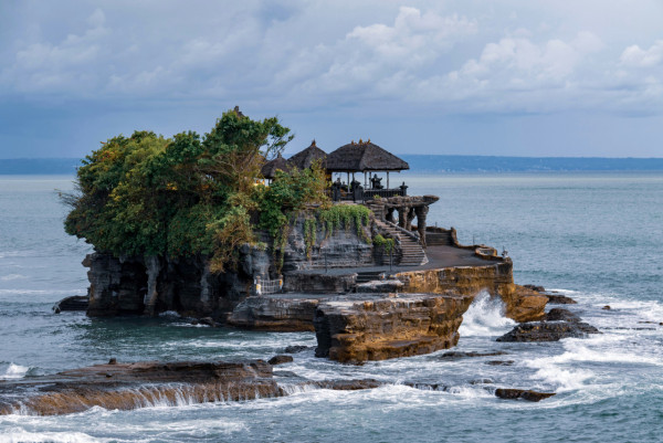 峇里島自由行景點｜海神廟Pura Luhur Tanah Lot（圖片來源：Unsplash）