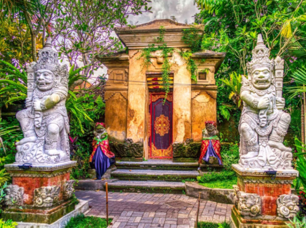 峇里島自由行景點｜烏布皇宮 Ubud Palace（圖片來源：NeverneverLand in Bali）
