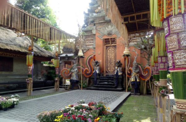 峇里島自由行景點｜烏布皇宮 Ubud Palace（圖片來源：NeverneverLand in Bali）