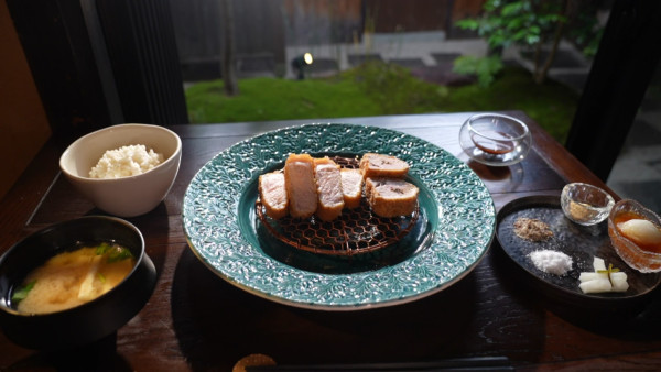 感動味蕾美食餐廳100強關西篇｜周奕瑋全新日本旅遊節目每集景點 推介必食黑毛和牛燒肉/隱世壽司店、串燒店 