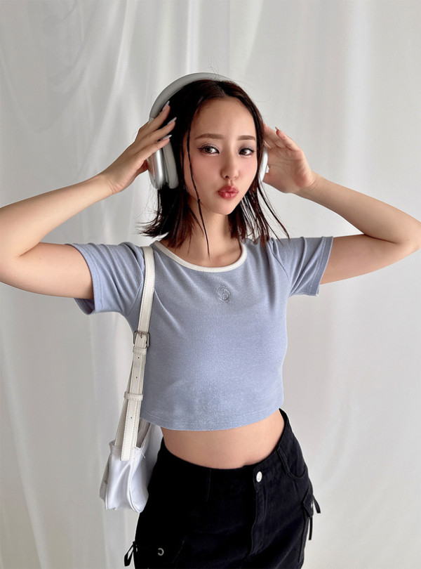 GRL刺繡配色上衣[mh43]999日圓（含稅）