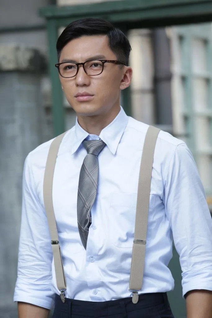 袁偉豪遊泰國曬泳池打卡照 罕曬背肌被質疑P圖 本尊6字回應 