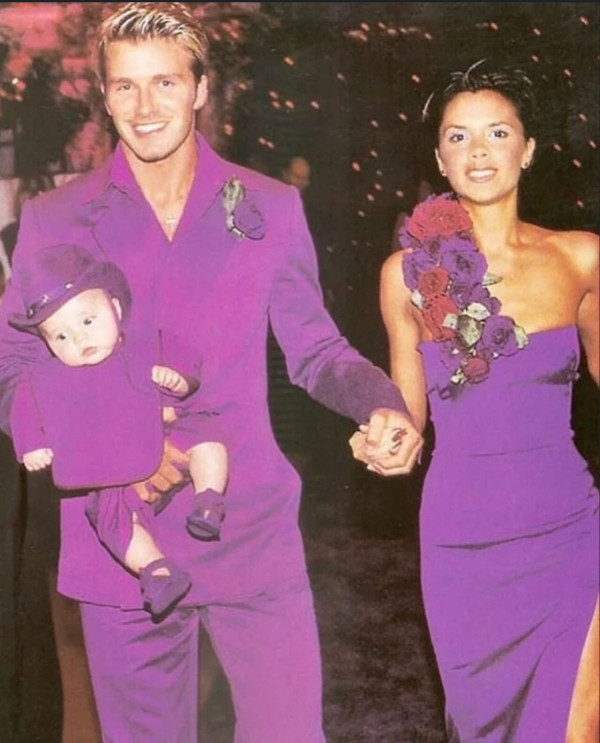 碧咸夫妻穿回25年前的紫色禮服+大晒甜蜜舊照/圖片來源：IG@victoriabeckham, IG@davidbeckham, IG@brooklynpeltzbeckham, IG@cruzbeckham, IG@romeobeckham