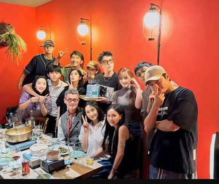 柯震東與韓國女團(G)I-DLE台籍成員舒華同框惹罵戰/圖片來源：Threads@kaikaiko