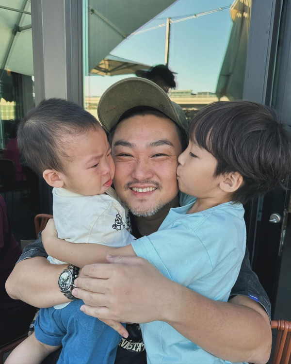 孫慧雪美國旅行再解鎖湊仔新技能 每日孭住細仔四圍走 網友戥佢辛苦