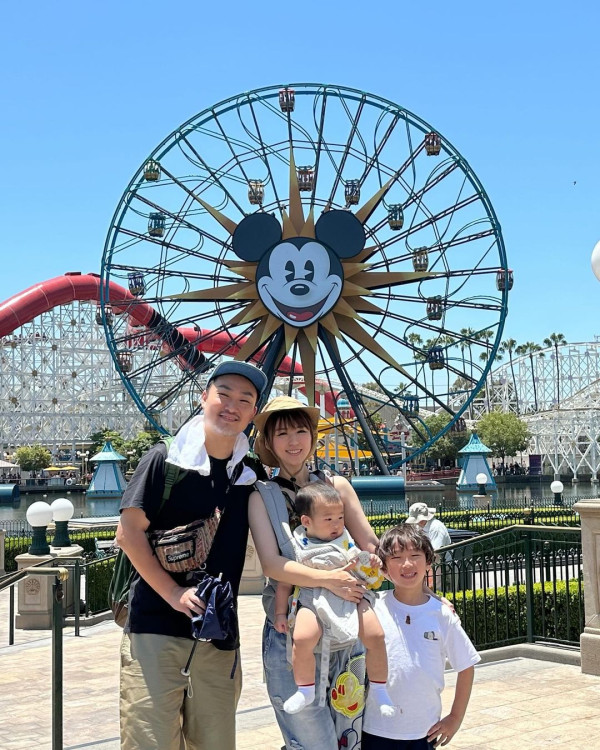 孫慧雪美國旅行再解鎖湊仔新技能 每日孭住細仔四圍走 網友戥佢辛苦