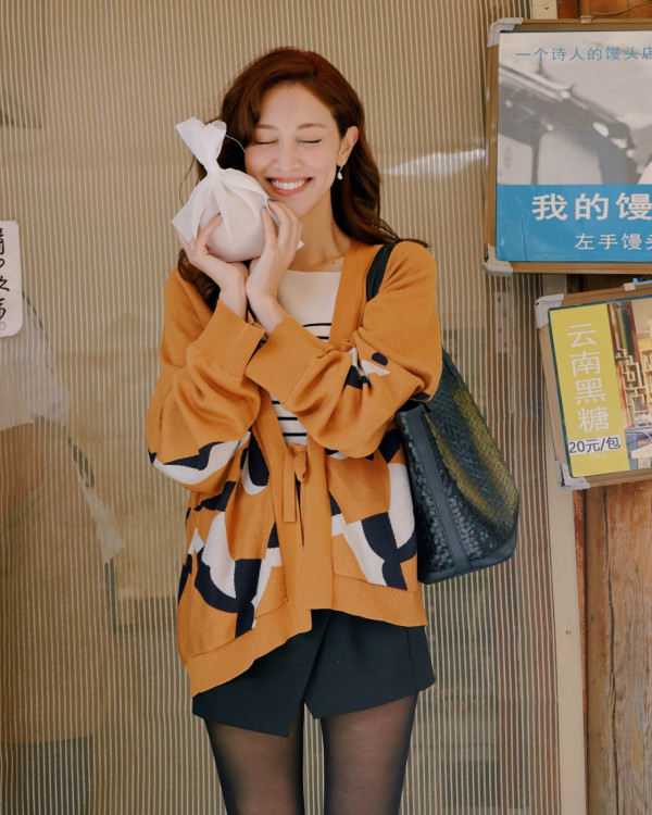 陳凱琳遊麗江古城打卡！挑戰空中飛人高危動作 