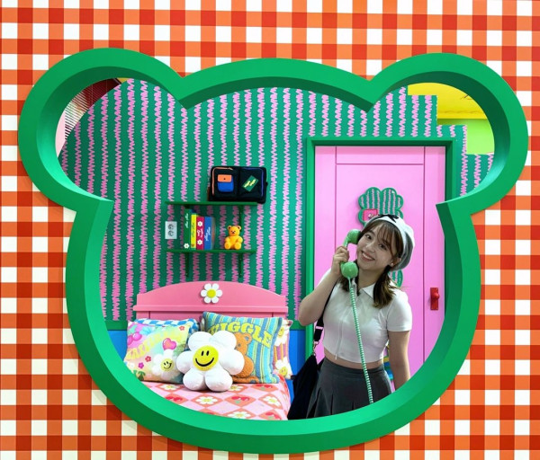 呂爵安胞妹小如豬遊台低胸裙上陣 獲網友讚有仙氣 「妹控」Edan今次點回應？ 