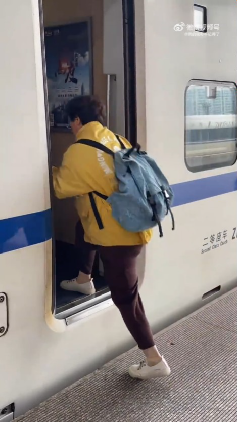 杭州東站月台沉降30cm！乘客：落高鐵如跳台階 