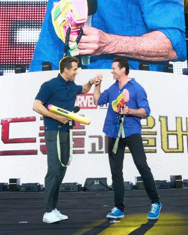 首爾waterbomb登場猛男：Hugh Jackman、Ryan Reynolds