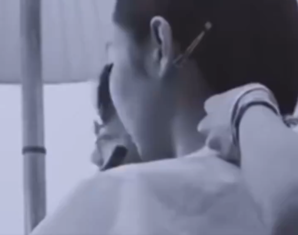 Jennie出席婚禮衣著被批唔尊重!粉絲即護航解釋背後原因!