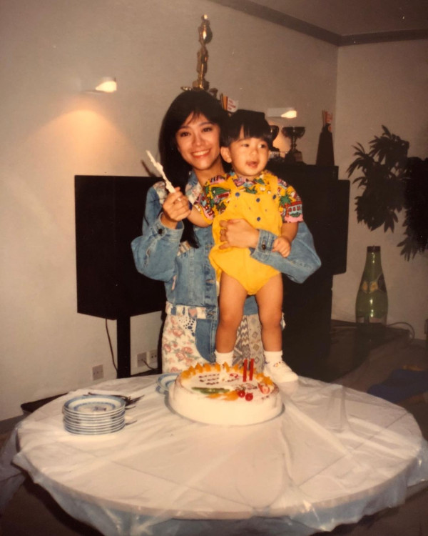 星二代同居分手後無家可歸落魄住工廈！驚爆欠債50萬日打三份工逆境求存