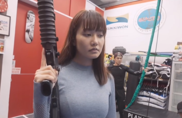 35歲女藝人情人節後突然暗示分手！與星二代拍拖兩年最終互刪合照：回歸一個人