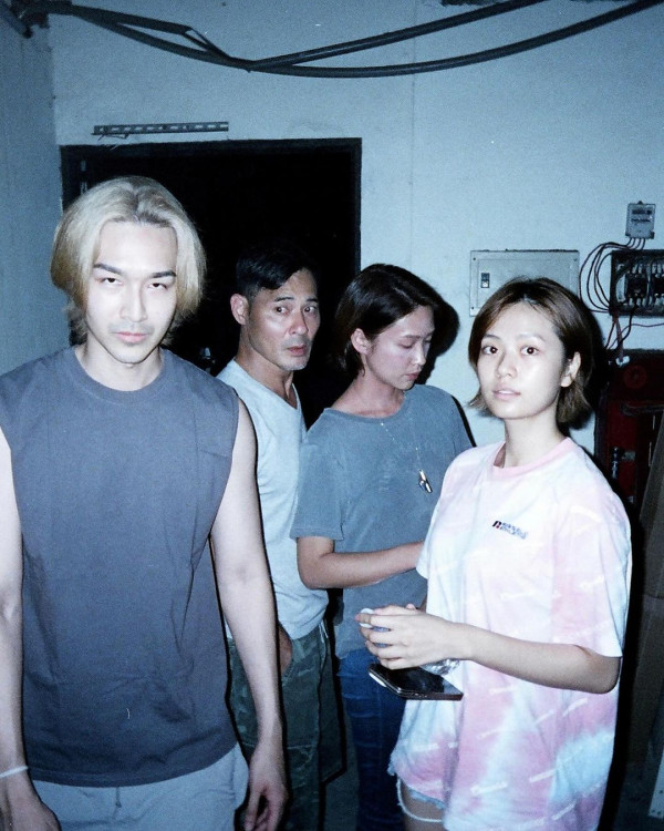 TVB演員身穿浴袍現身台中 被台灣網友捕獲：這是在拍什麼？ 