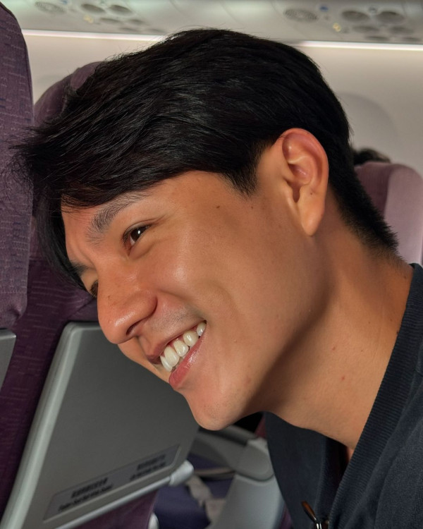 TVB演員身穿浴袍現身台中 被台灣網友捕獲：這是在拍什麼？ 