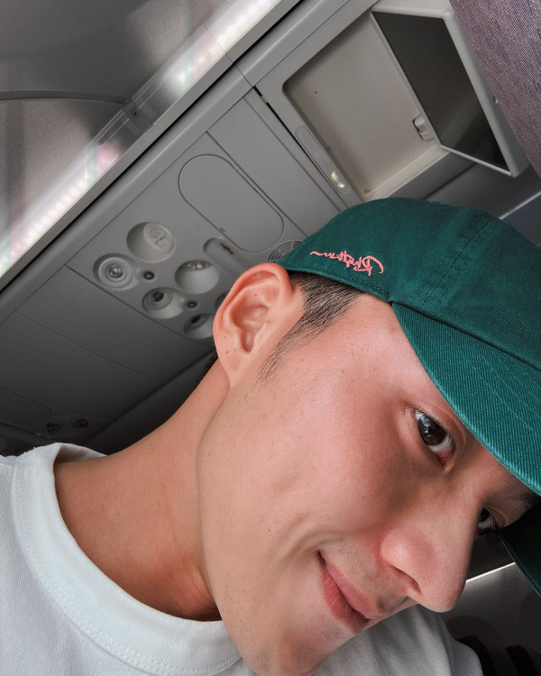 TVB演員身穿浴袍現身台中 被台灣網友捕獲：這是在拍什麼？ 