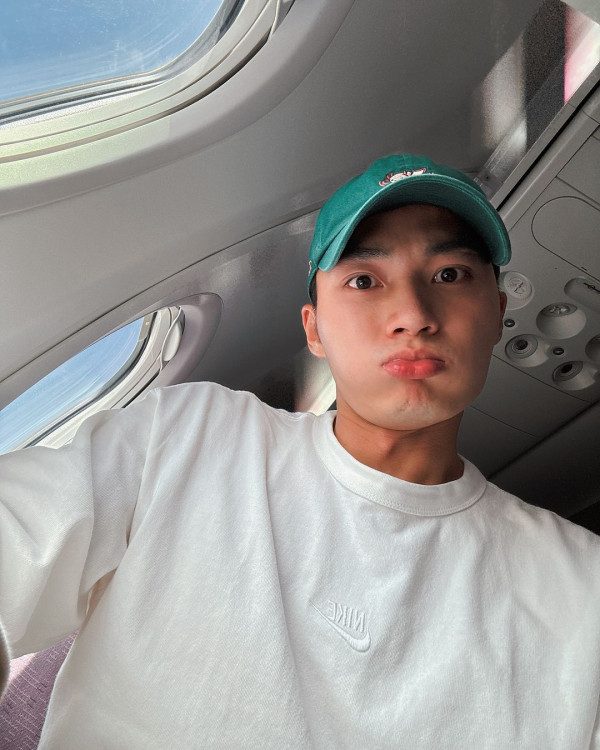 TVB演員身穿浴袍現身台中 被台灣網友捕獲：這是在拍什麼？ 