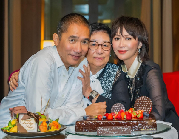 劉嘉玲日本美照