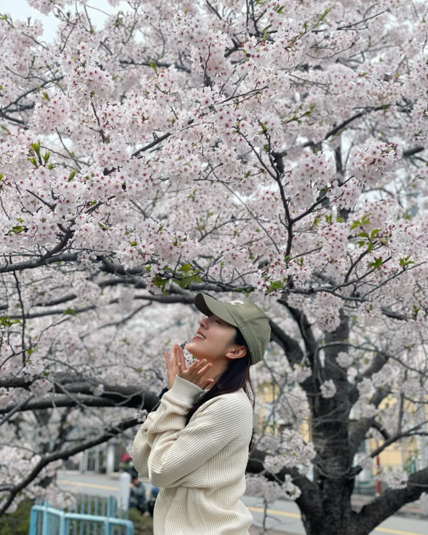唐詩詠日本環球影城被巧遇親民自拍 皮膚真實狀態曝光 網友讚gfable