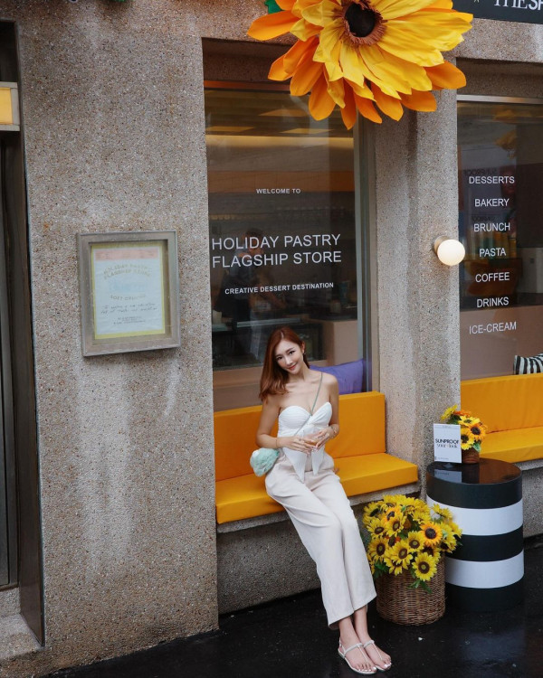 落選港姐遊瑞士泳裝曬火辣身材 被指成日去旅行：錢只係數字 