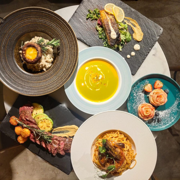 10間人氣旺角Cafe推介 打卡必去室內沙灘／女僕主題／明星應援店