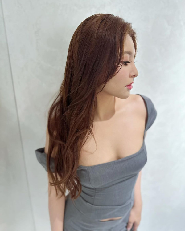 30歲前TVB女藝人蔚雨芯旅行曬長腿 擁魔鬼身材去年上榜「百大美女」 