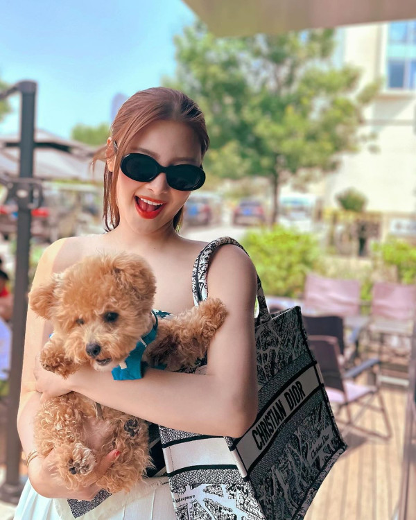 30歲前TVB女藝人蔚雨芯旅行曬長腿 擁魔鬼身材去年上榜「百大美女」 