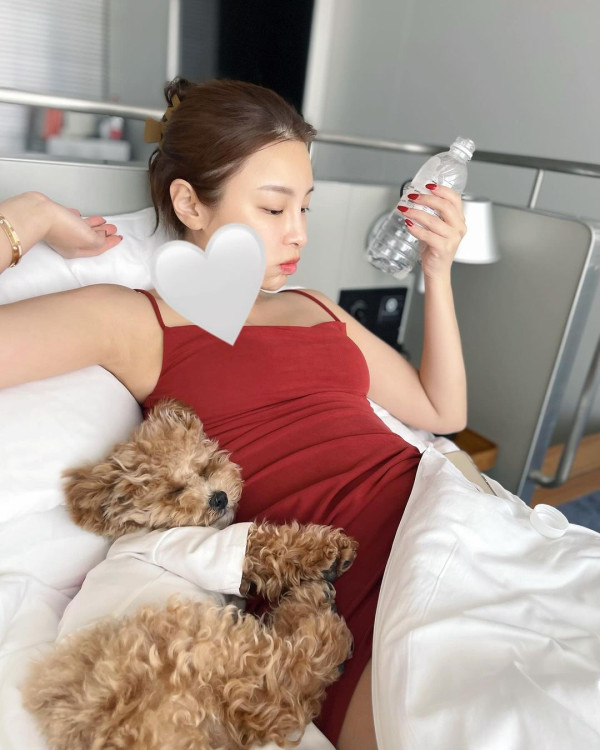 30歲前TVB女藝人蔚雨芯旅行曬長腿 擁魔鬼身材去年上榜「百大美女」 