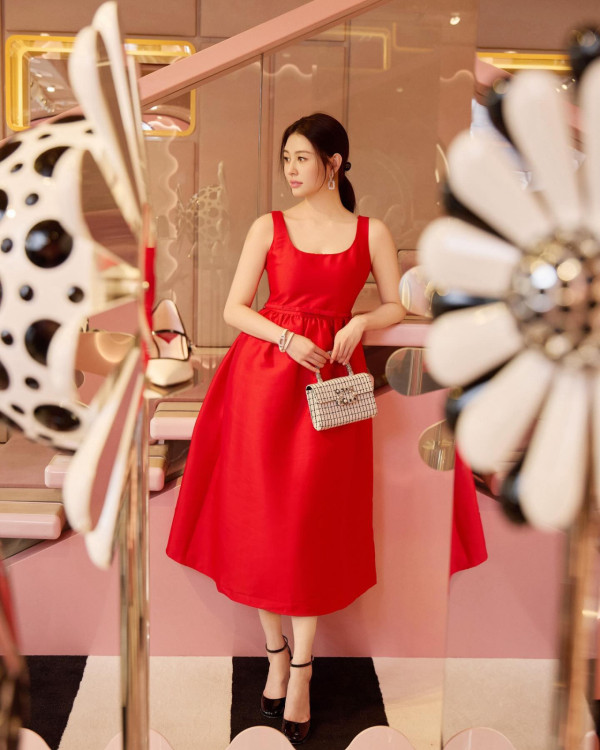 沈月主力做模特兒