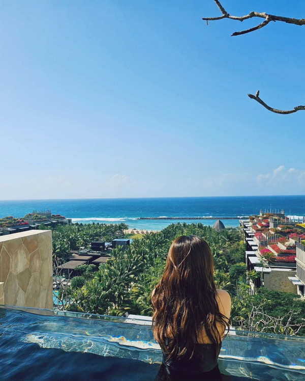 TVB視帝馬國明被內地網友巧遇親民合照 搭高鐵坐二等座獲讚貼地