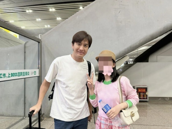 TVB視帝馬國明被內地網友巧遇親民合照 搭高鐵坐二等座獲讚貼地