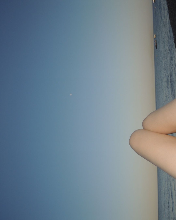 《東張西望》主持遊希臘曬比堅尼照 超火辣身材震撼網民眼球 