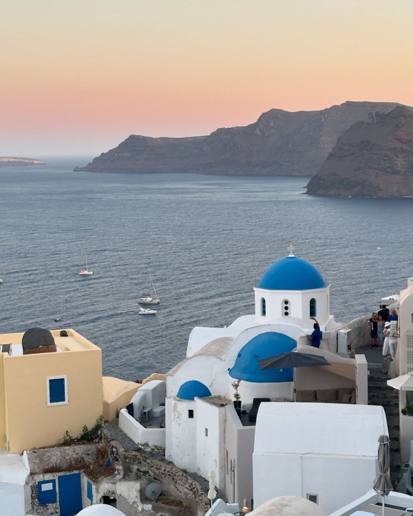 《東張西望》主持遊希臘曬比堅尼照 超火辣身材震撼網民眼球 