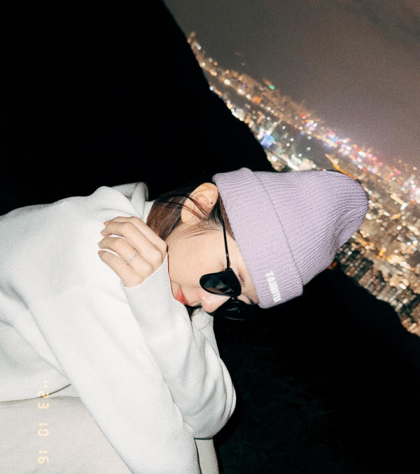 巴黎奧運｜無綫小花甫旅行相為運動員打氣 去年奉子成婚 罕曬老公甜蜜合照 